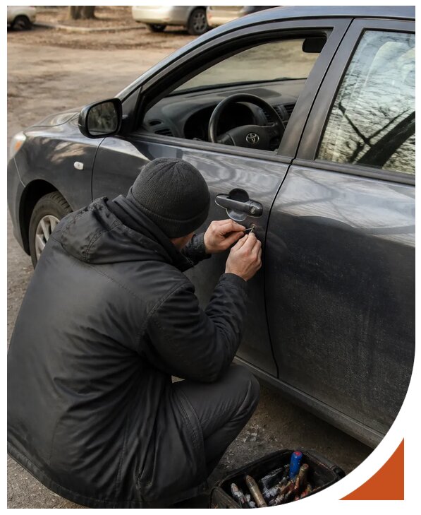 Профессиональное вскрытие автомобиля Тойота без повреждений в Выборге